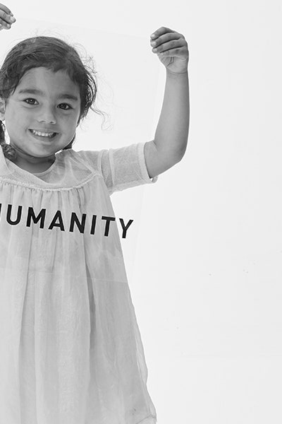 Vogue FNO 2018 благотворительная акция в поддержку беженцев