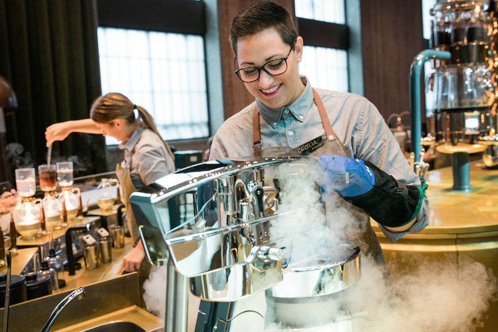 Starbucks в Милане фото интерьеров и подробности