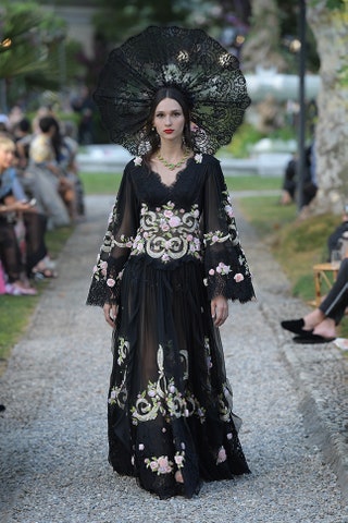 Dolce  Gabbana Alta Moda на озере Комо.