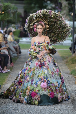 Dolce  Gabbana Alta Moda на озере Комо.