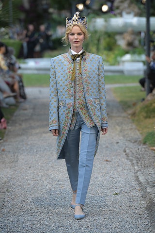 Dolce  Gabbana Alta Moda на озере Комо.
