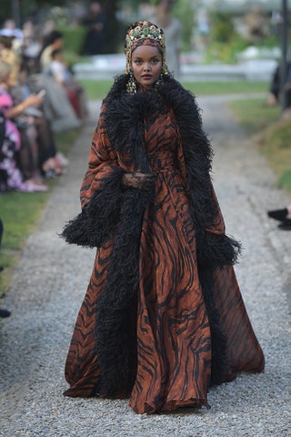 Dolce  Gabbana Alta Moda на озере Комо.