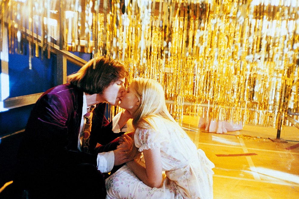 Красивые поцелуи в кино кадры из фильмов Унесенные ветром Сабрина