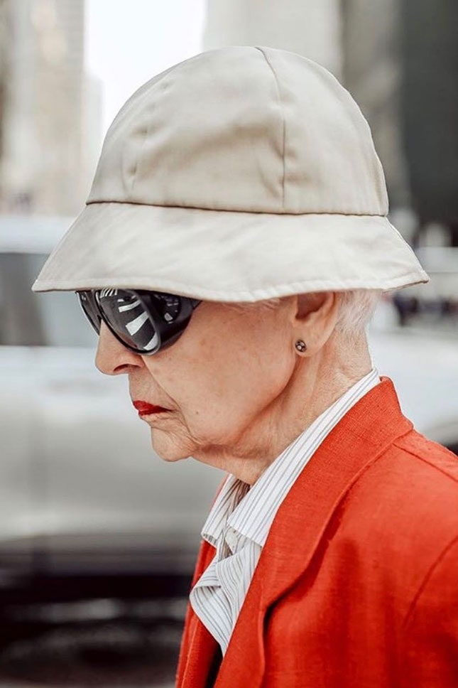 Бабушки с цветными волосами: модные леди или городские сумасшедшие? на примере популярных дам