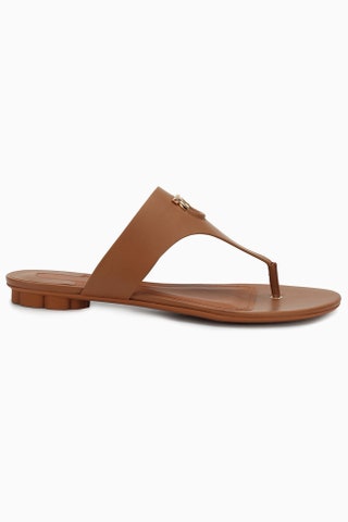 Salvatore Ferragamo 30440 рублей tsum.ru.