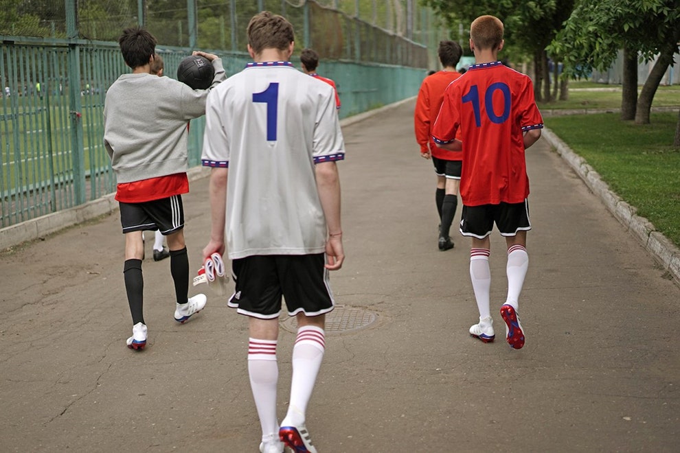 Футбольная коллекция Гоши Рубчинского и adidas спортивная экипировка в цветах российского флага