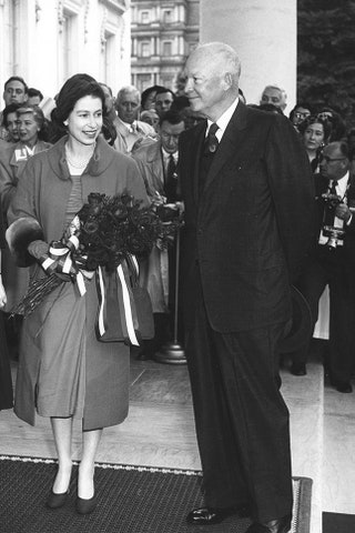 Королева Елизавета II и Дуайт Эйзенхауэр 1957.
