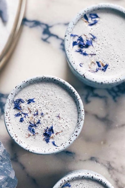 «Лунное молоко» как приготовить напиток по рецепту аюрведы и в чем его польза