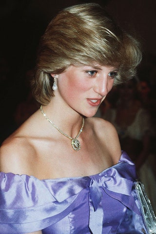 В ожерелье Prince of Wales 1983.