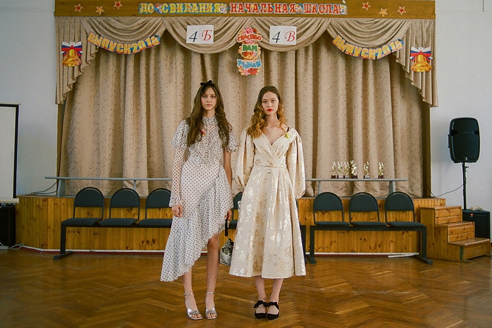 Платья для выпускного модели Ира и Катя Петелины рассказывают как готовятся к празднику