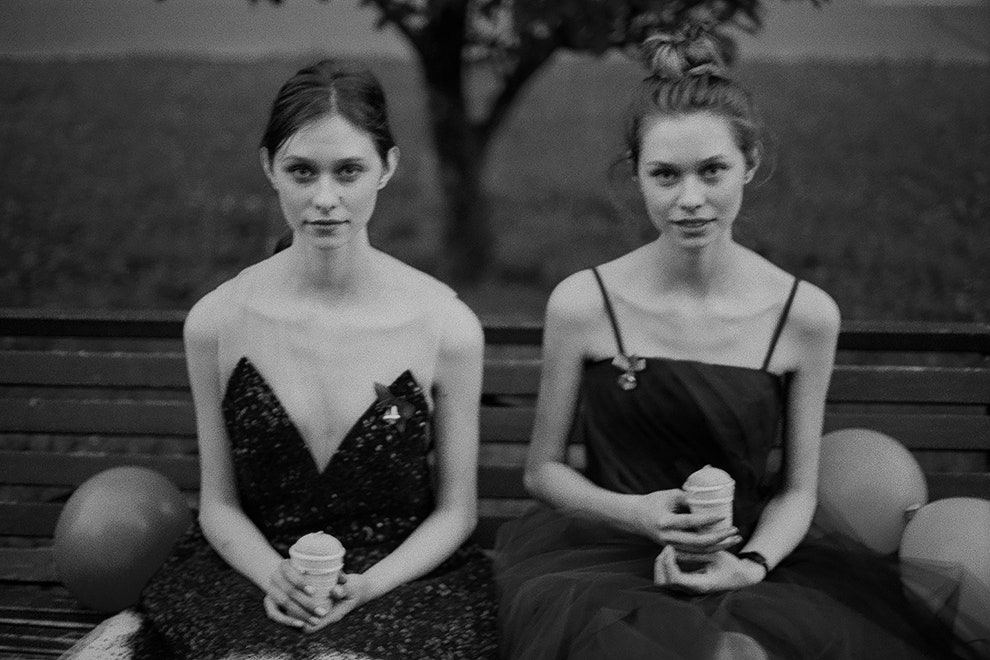 Платья для выпускного модели Ира и Катя Петелины рассказывают как готовятся к празднику