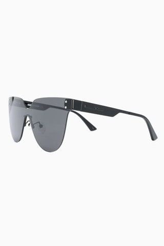 McQ by Alexander McQueen Eyewear 11952 рубля farfetch.com.
