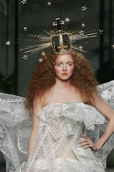 Christian Dior в 2000е фото из инстаграма о творчестве Джона Гальяно