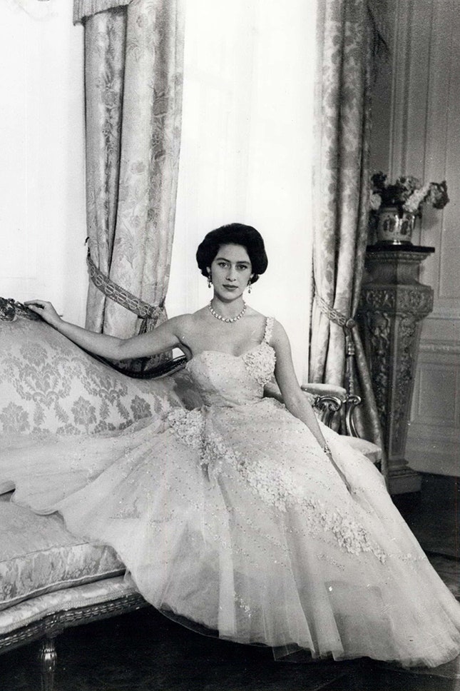 Принцесса Диана и другие фото королевских особ в кутюрных платьях