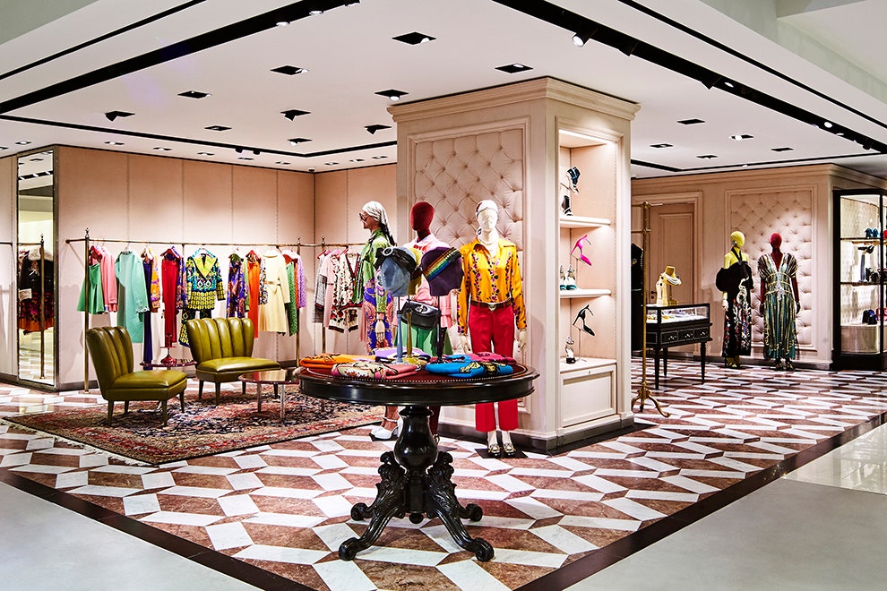 Корнер Gucci открылся в ЦУМе в магазине представлен самый большой ассортимент вещей бренда в Москве