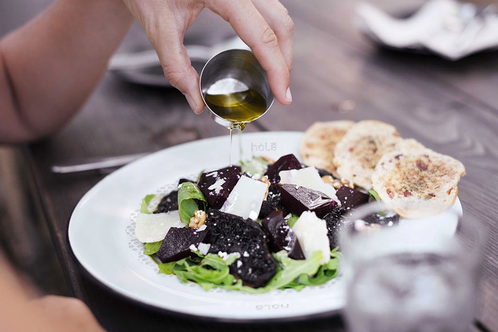 Тарелки Plato Hola уменьшают калорийность блюд секрет в углублениях собирающих жир