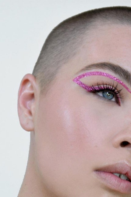 Асимметричный макияж  новый бьюти тренд фото с модных показов и из Instagram