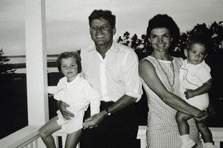 С дочкой Кэролайн и сыном Джоном 1962.