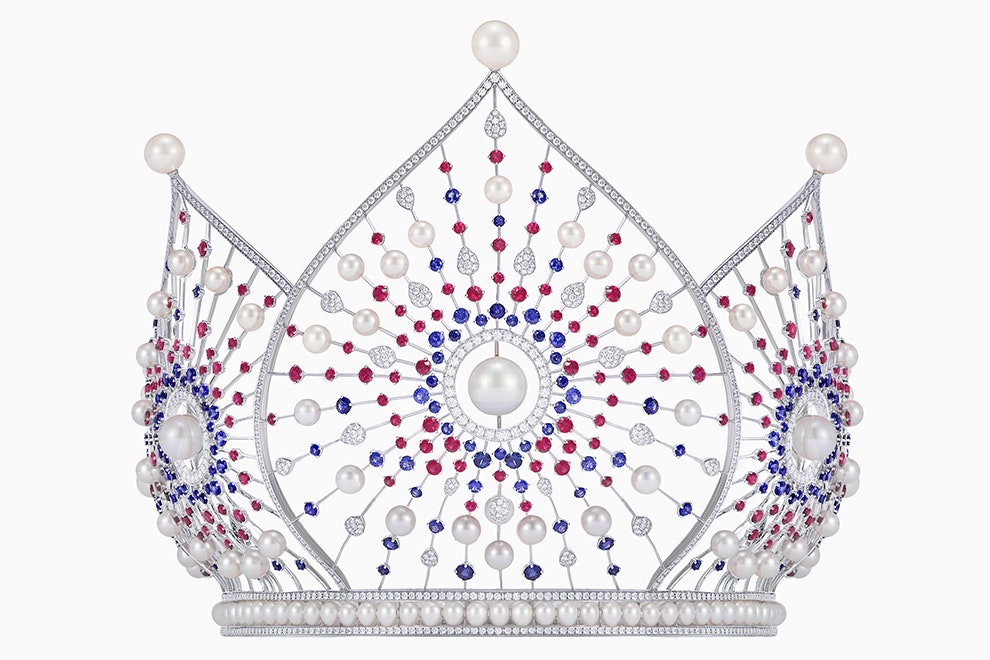 Корона Mercury для конкурса «Мисс Россия» 2018 создана в цветах российского триколора