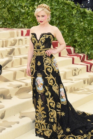 Эмилия Кларк в Dolce  Gabbana Alta Moda.