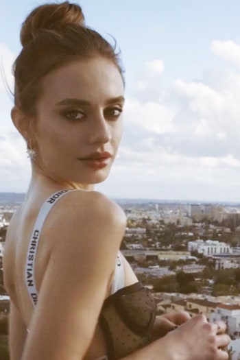 Видео с Соней Есьман блогер собирается на вечеринку Dior в ЛосАнджелесе