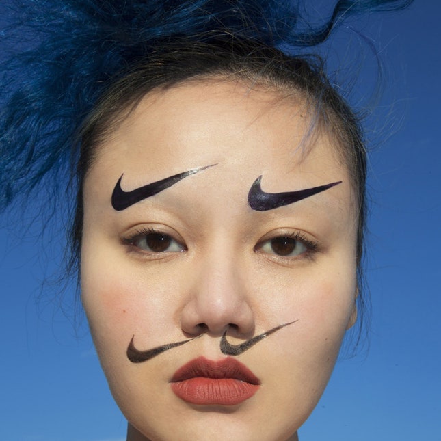 «Спортивный» макияж в честь Nike Air Max Day