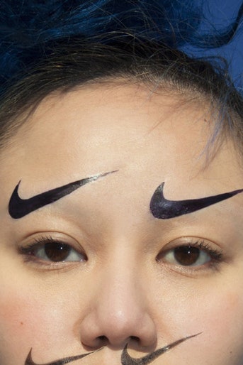«Спортивный» макияж в честь Nike Air Max Day фото из инстаграма Джон Юи
