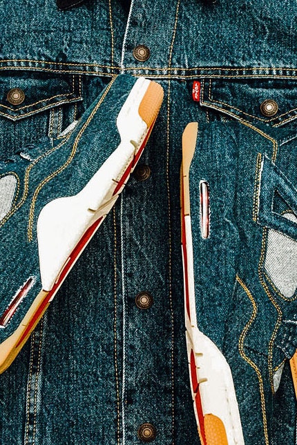 Вторая капсула Levi's и Jordan в коллекцию вошли кроссовки и куртка