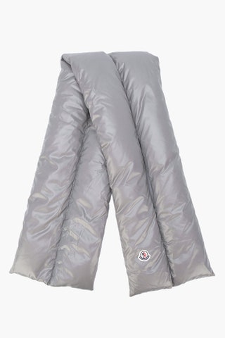 Moncler 13254 рубля farfetch.com.