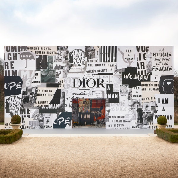 «Революционные» декорации Александра де Бетака для Dior