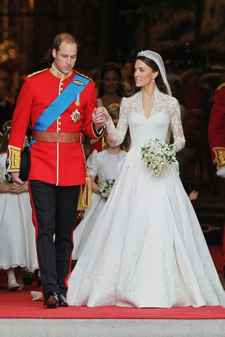 Принц Уильям и Кейт Миддлтон в Alexander McQueen апрель 2011