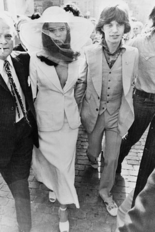 Мик и Бьянка Джаггер в Yves Saint Laurent май 1971