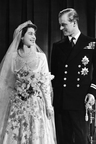 Принц Филипп и Елизавета II в Norman Hartnell ноябрь 1947