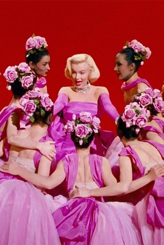 Мэрилин Монро в фильме «Джентльмены предпочитают блондинок» 1949.
