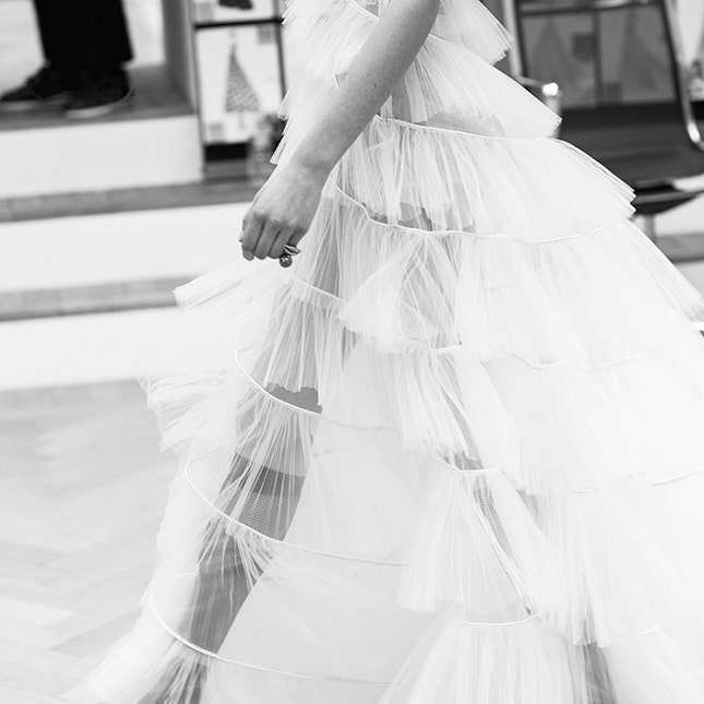 Как создавалась кутюрная коллекция Christian Dior весна-лето 2018