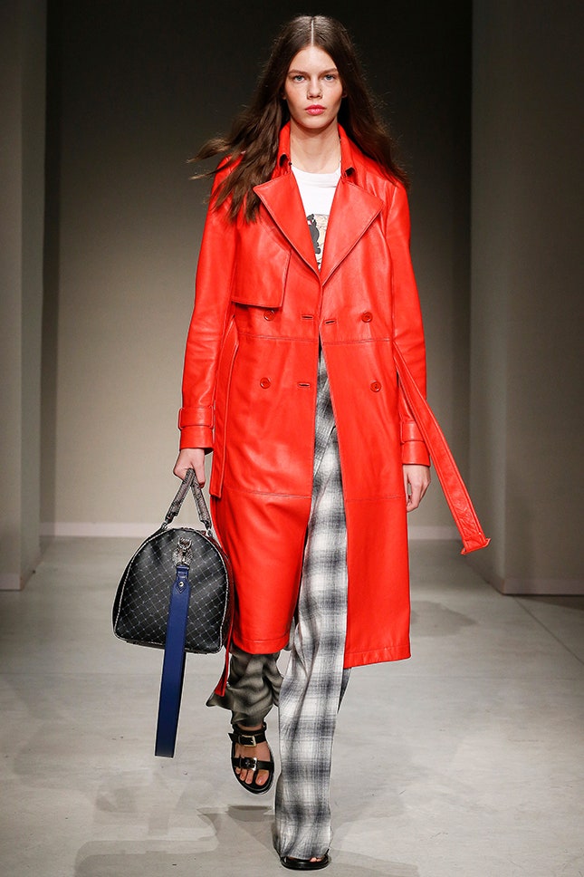 Модные пальто фото моделей красного кожаного пальто — мастхэва сезона