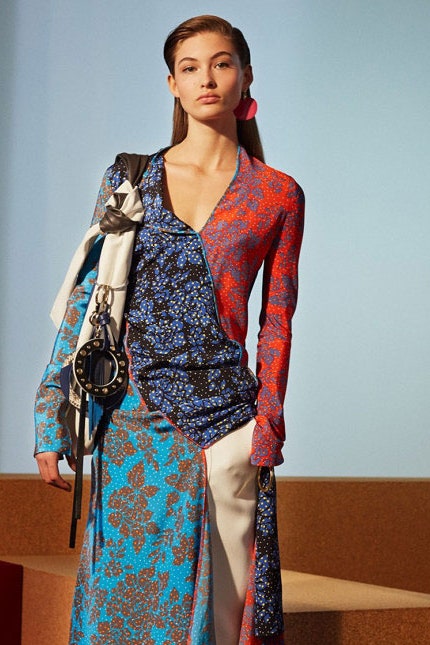 Модные платья фото 10 ярких моделей с распродажи в ЦУМе