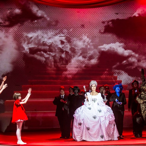 Сказка Высоцкого «Алиса в Стране чудес» в Театре на Таганке