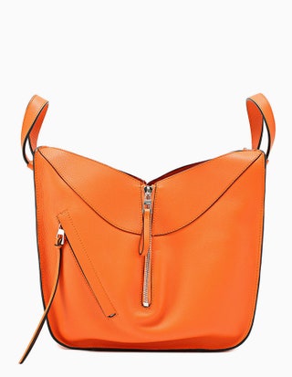 Loewe 73200 рублей tsum.ru.