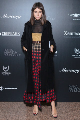 Наташа Гольденберг в Loewe.