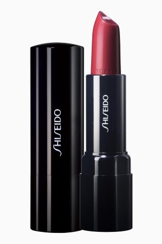 Shiseido Perfect Rouge оттенок RD514 — 2250 рублей ЦУМ.