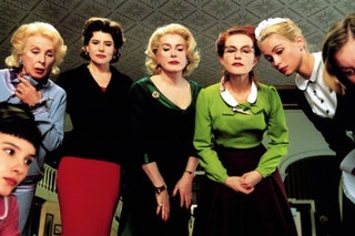 «8 женщин» 2001.