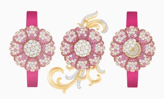 Primerose Secrète — розовое белое и желтое золото с бриллиантами и сапфирами.