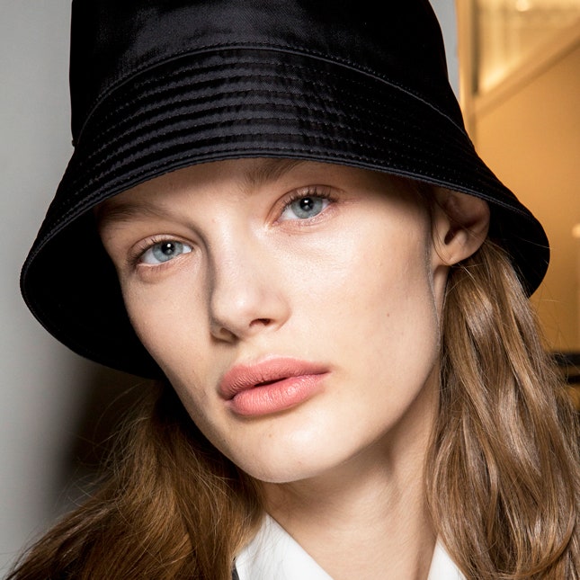 Естественный зимний макияж на мужском показе Prada
