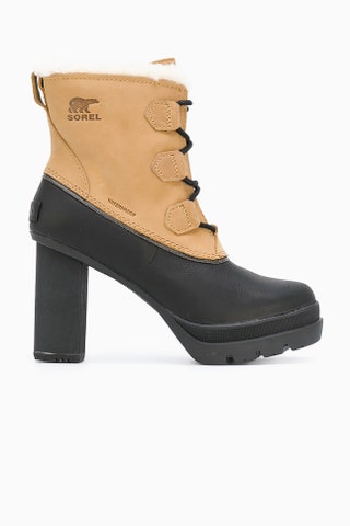 Sorel 15650 рублей.