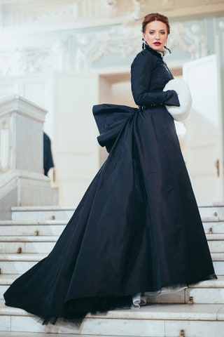 Виктория Шелягова в платье собственного дизайна.