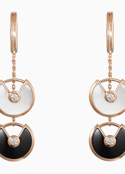 Персонализация украшений Amulette de Cartier можно выбрать два самоцветаталисмана