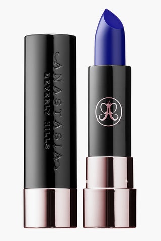 Телец. Помада Anastasia Beverly Hills Matte Lipstick оттенок Cobalt — 18 anastasiabeverlyhills.com.