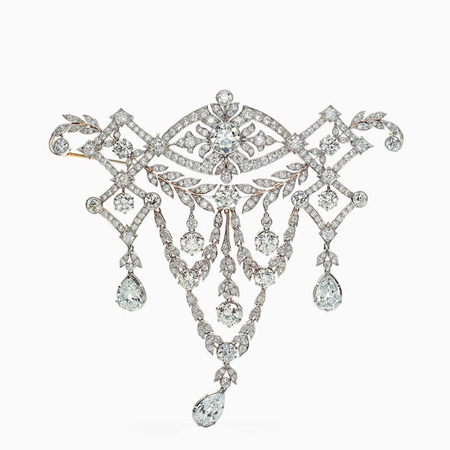 Выставка архивных драгоценностей Tiffany & Co. в новом московском бутике марки