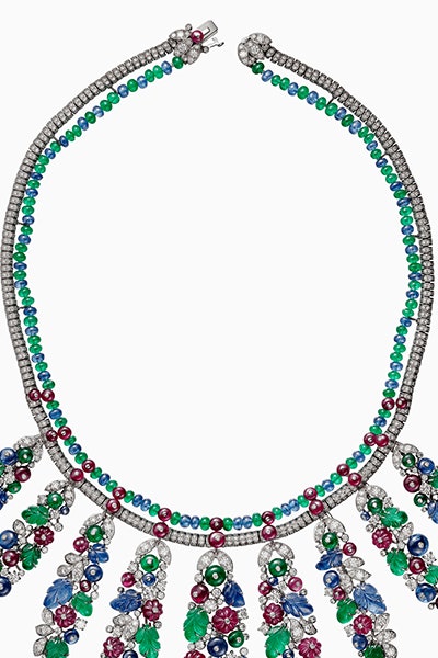 Кольетрансформер Cartier превращается в ожерелья тиары заколки и серьги